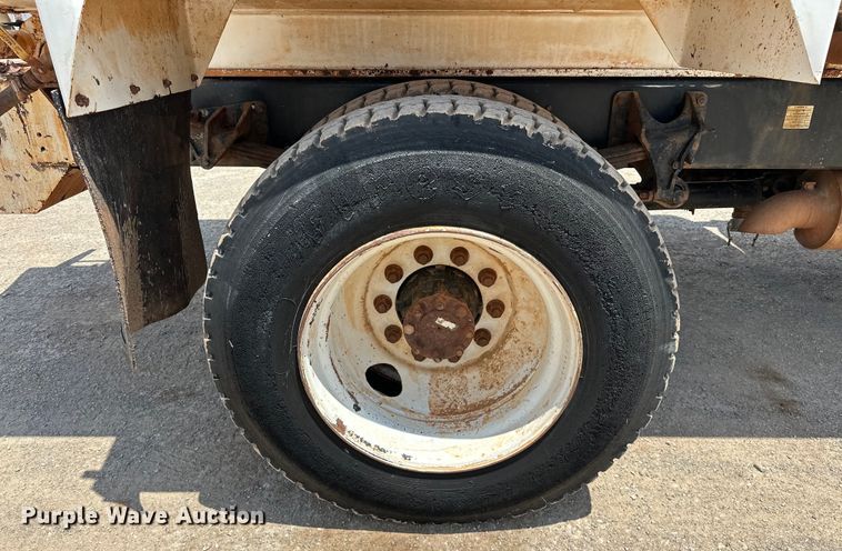 image for item DW5002 2004 Ford F750 Super Duty water truck