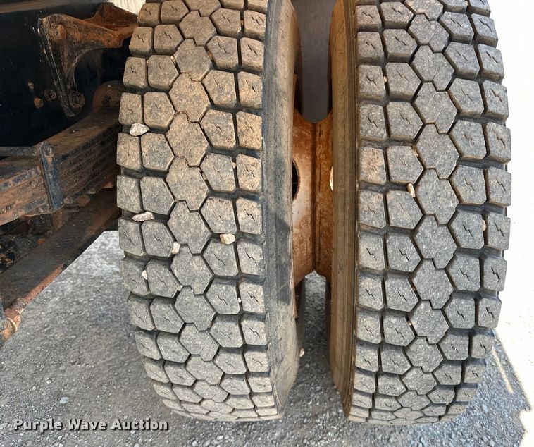 image for item DW5002 2004 Ford F750 Super Duty water truck