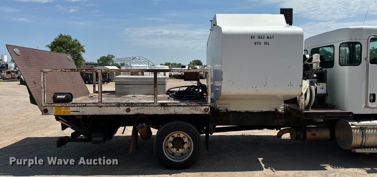 image for item DW5004 2006 Kenworth T300 utility / service truck