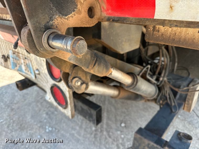 image for item DW5004 2006 Kenworth T300 utility / service truck