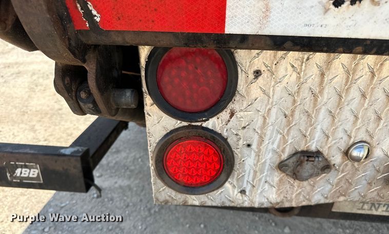 image for item DW5004 2006 Kenworth T300 utility / service truck