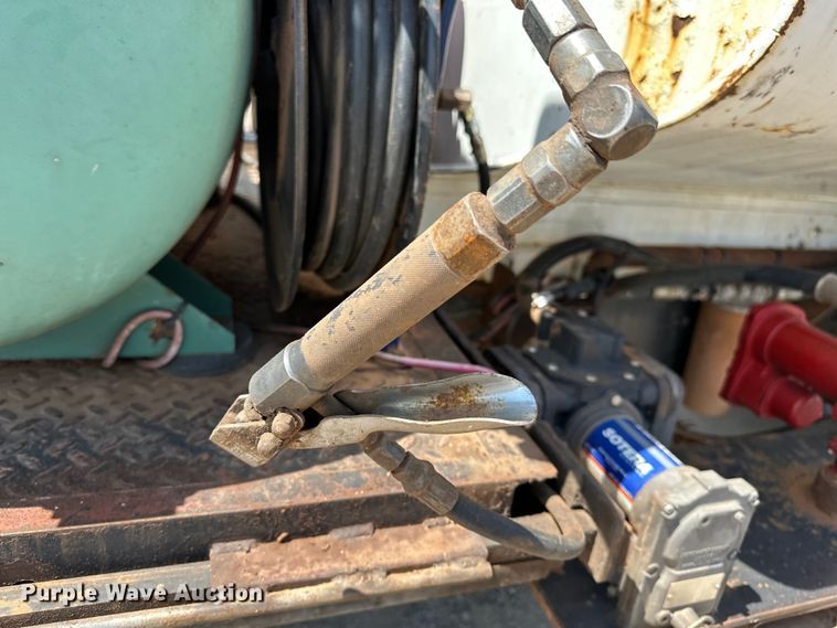 image for item DW5004 2006 Kenworth T300 utility / service truck