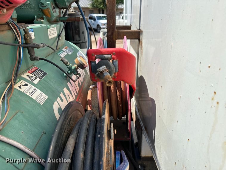 image for item DW5004 2006 Kenworth T300 utility / service truck