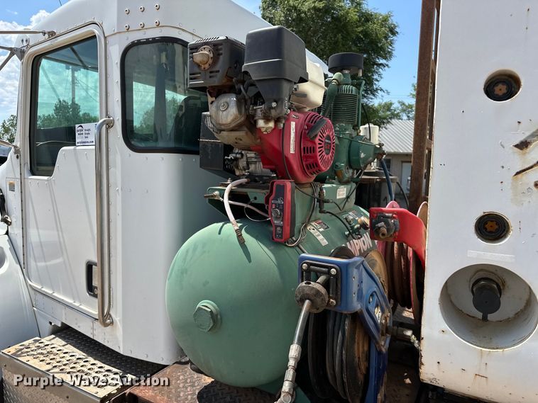 image for item DW5004 2006 Kenworth T300 utility / service truck