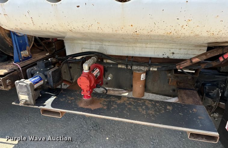 image for item DW5004 2006 Kenworth T300 utility / service truck