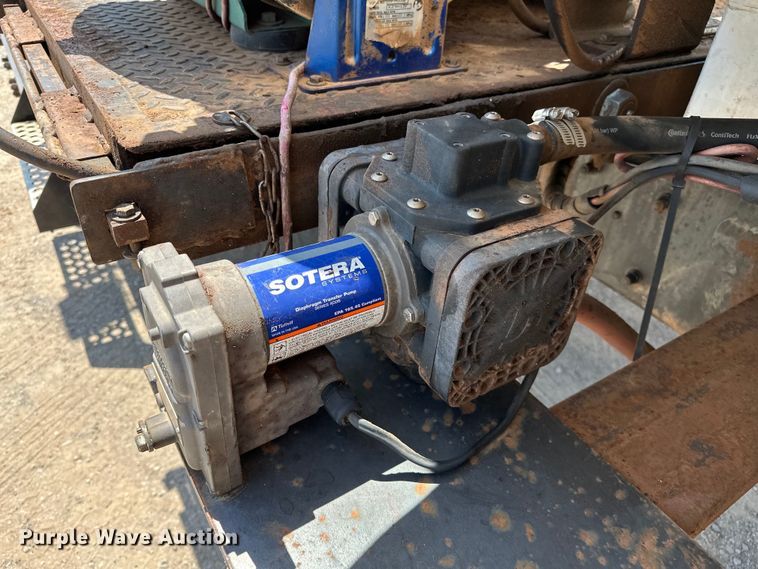 image for item DW5004 2006 Kenworth T300 utility / service truck