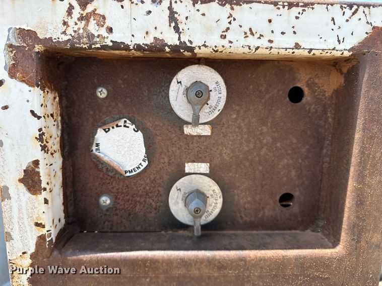 image for item DW5004 2006 Kenworth T300 utility / service truck