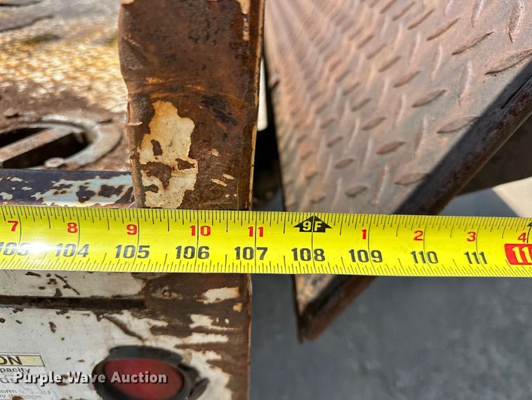 image for item DW5004 2006 Kenworth T300 utility / service truck