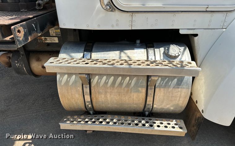 image for item DW5004 2006 Kenworth T300 utility / service truck