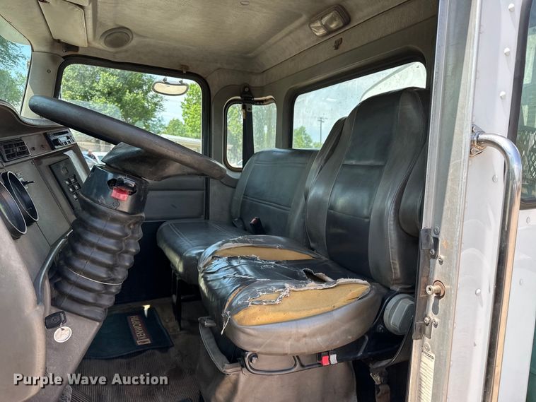 image for item DW5004 2006 Kenworth T300 utility / service truck