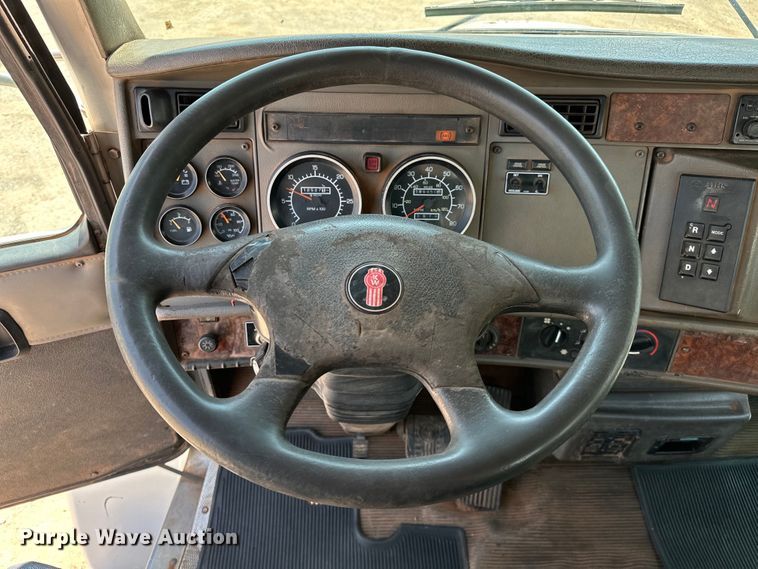 image for item DW5004 2006 Kenworth T300 utility / service truck