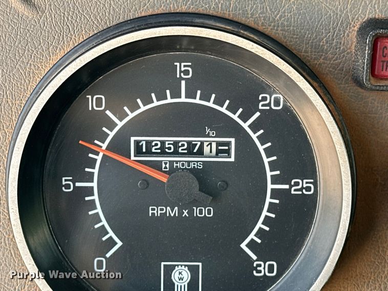 image for item DW5004 2006 Kenworth T300 utility / service truck