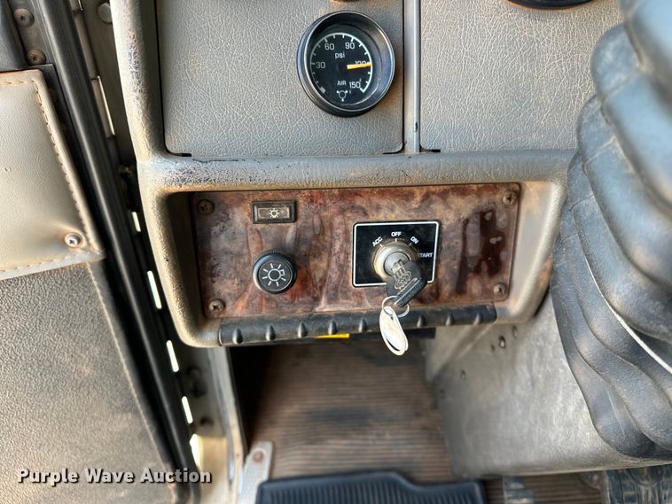 image for item DW5004 2006 Kenworth T300 utility / service truck