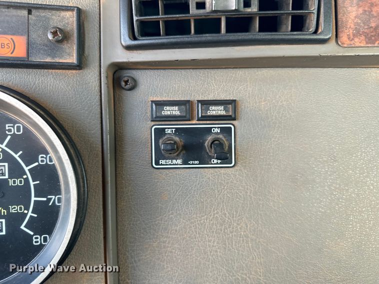 image for item DW5004 2006 Kenworth T300 utility / service truck