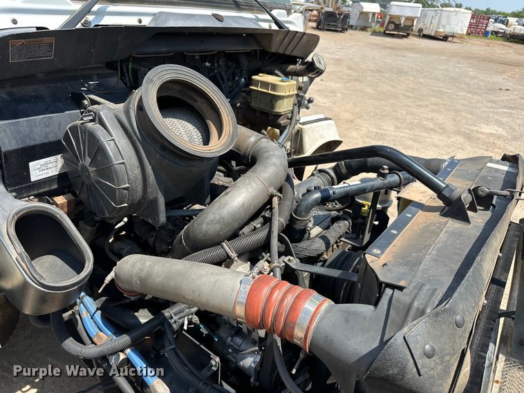 image for item DW5004 2006 Kenworth T300 utility / service truck