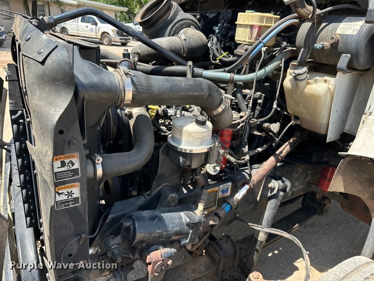 image for item DW5004 2006 Kenworth T300 utility / service truck