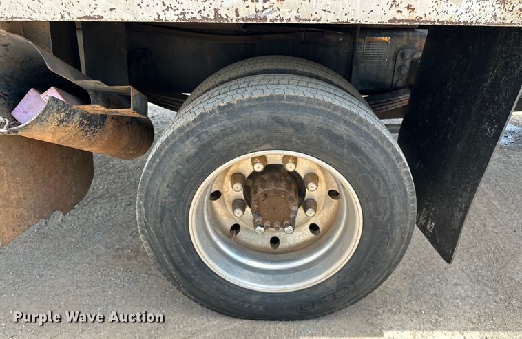 image for item DW5004 2006 Kenworth T300 utility / service truck