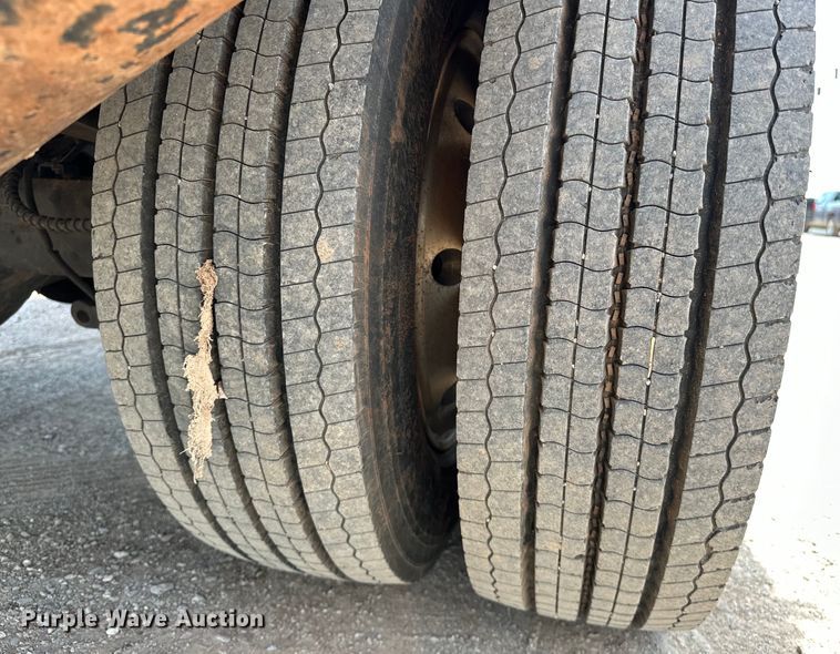 image for item DW5004 2006 Kenworth T300 utility / service truck