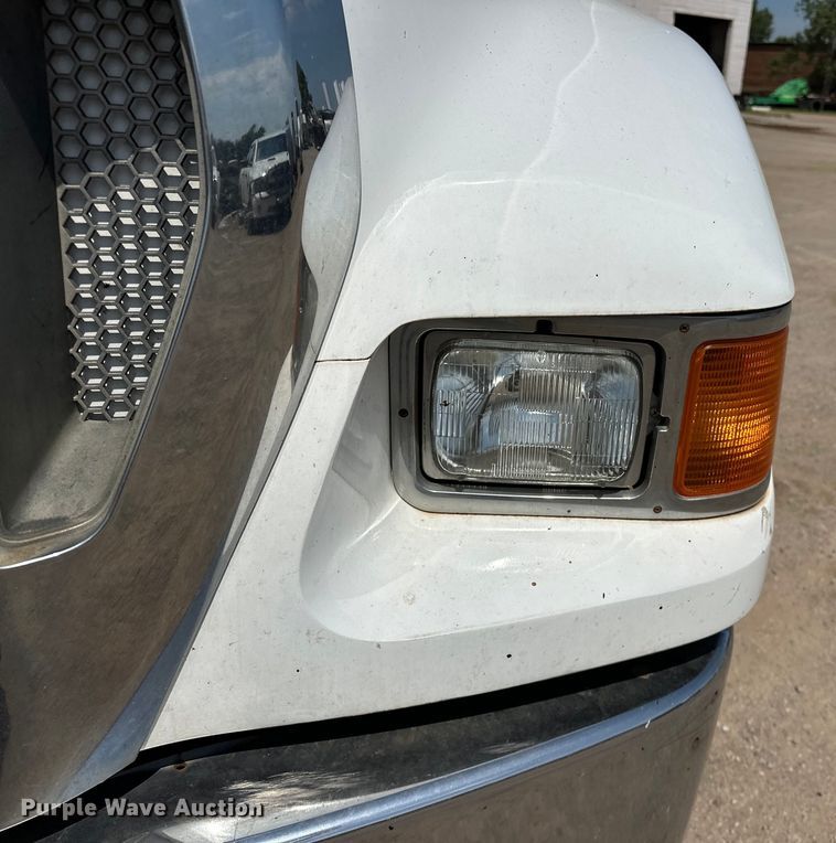 image for item DW5005 2007 Ford F650 Super Duty XL utility / service truck