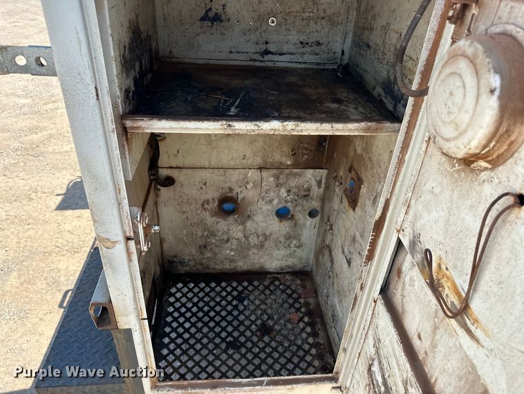 image for item DW5005 2007 Ford F650 Super Duty XL utility / service truck