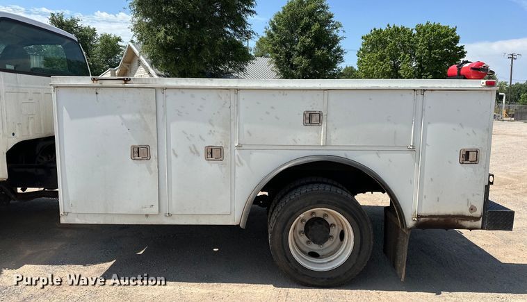 image for item DW5005 2007 Ford F650 Super Duty XL utility / service truck