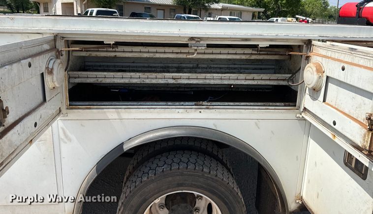 image for item DW5005 2007 Ford F650 Super Duty XL utility / service truck