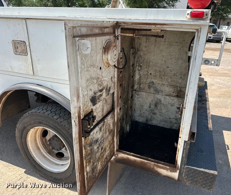 image for item DW5005 2007 Ford F650 Super Duty XL utility / service truck