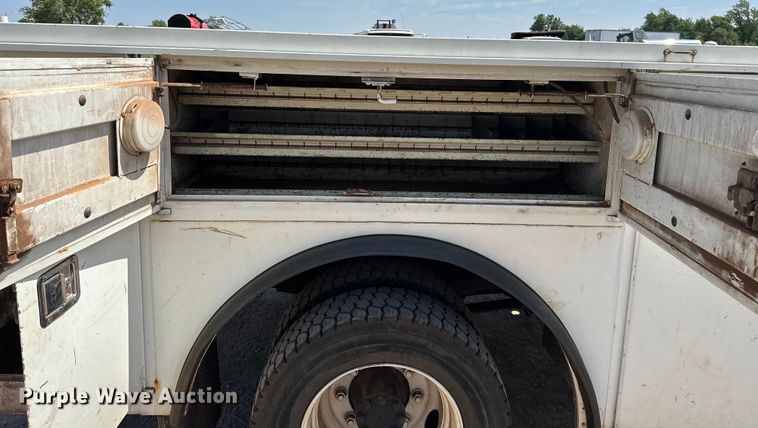 image for item DW5005 2007 Ford F650 Super Duty XL utility / service truck