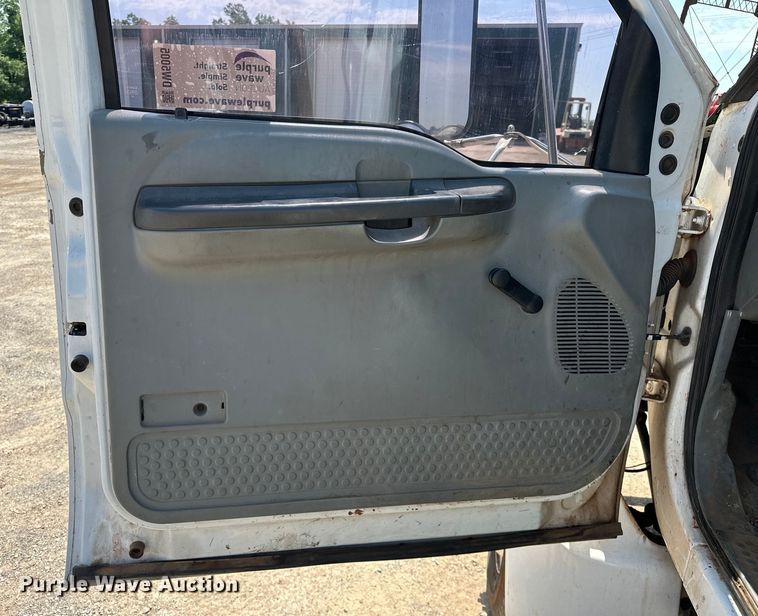 image for item DW5005 2007 Ford F650 Super Duty XL utility / service truck