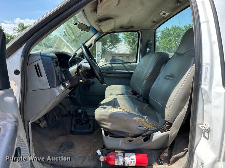 image for item DW5005 2007 Ford F650 Super Duty XL utility / service truck