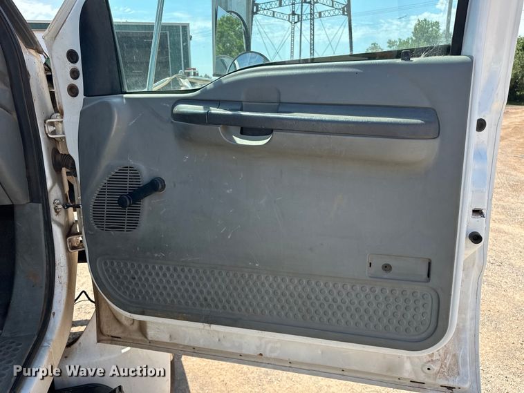 image for item DW5005 2007 Ford F650 Super Duty XL utility / service truck