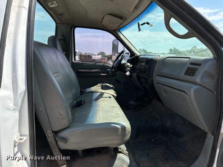 image for item DW5005 2007 Ford F650 Super Duty XL utility / service truck