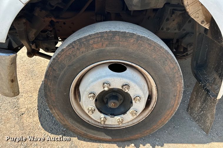 image for item DW5005 2007 Ford F650 Super Duty XL utility / service truck