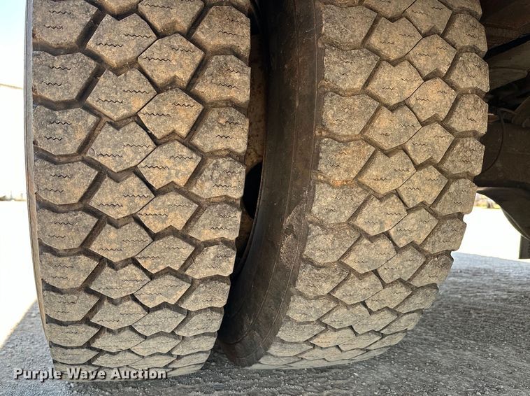 image for item DW5005 2007 Ford F650 Super Duty XL utility / service truck