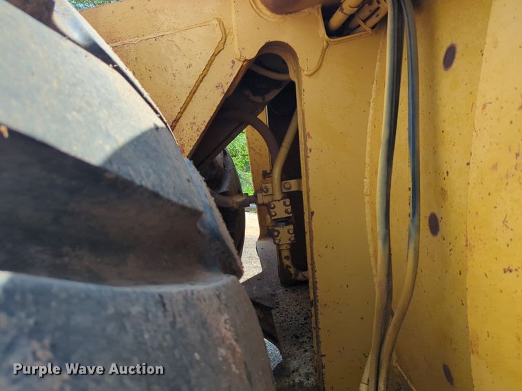 image for item DW5012 1978 Caterpillar 633D elevating scraper