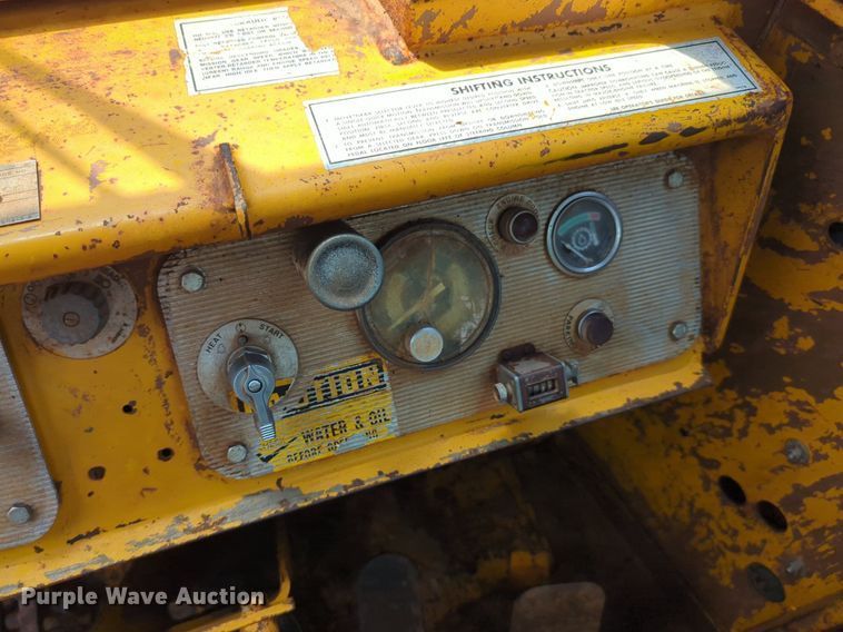 image for item DW5012 1978 Caterpillar 633D elevating scraper