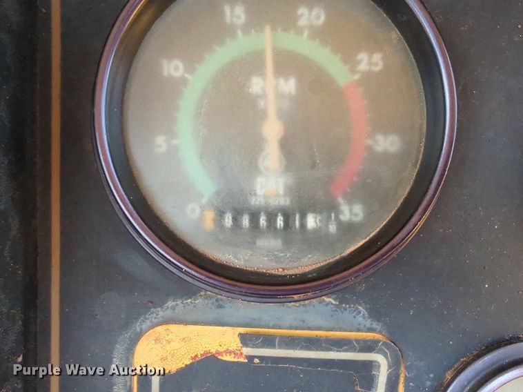 image for item DW5013 1995 Caterpillar 623F elevating scraper