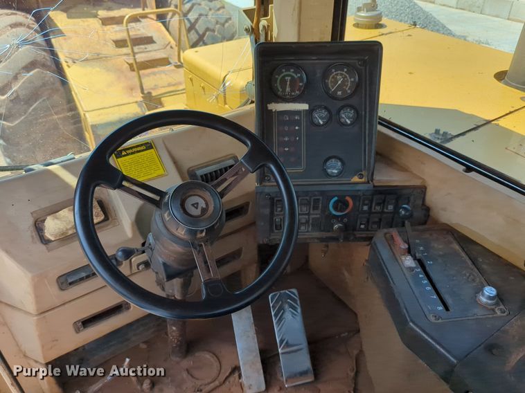 image for item DW5014 1995 Caterpillar 623F elevating scraper