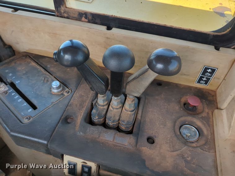 image for item DW5014 1995 Caterpillar 623F elevating scraper