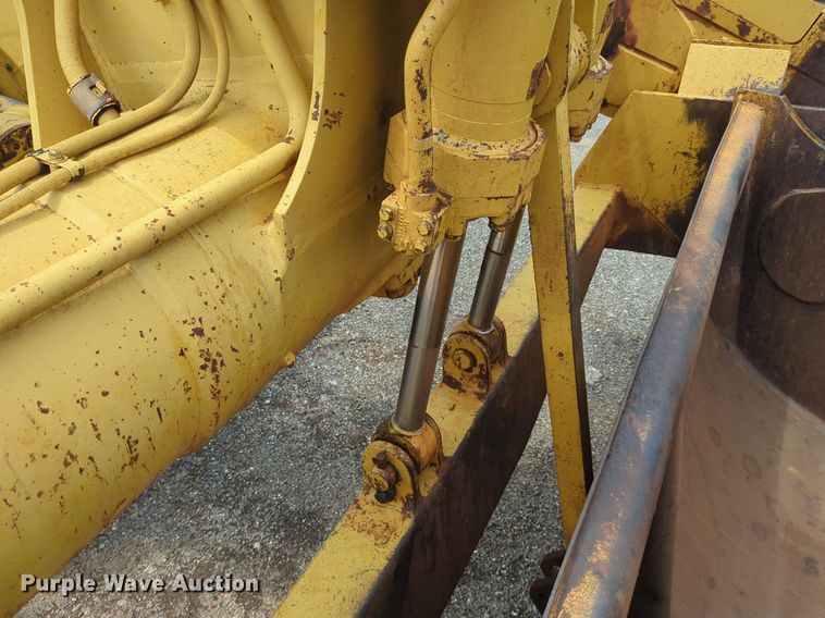 image for item DW5015 1991 Caterpillar 621E scraper