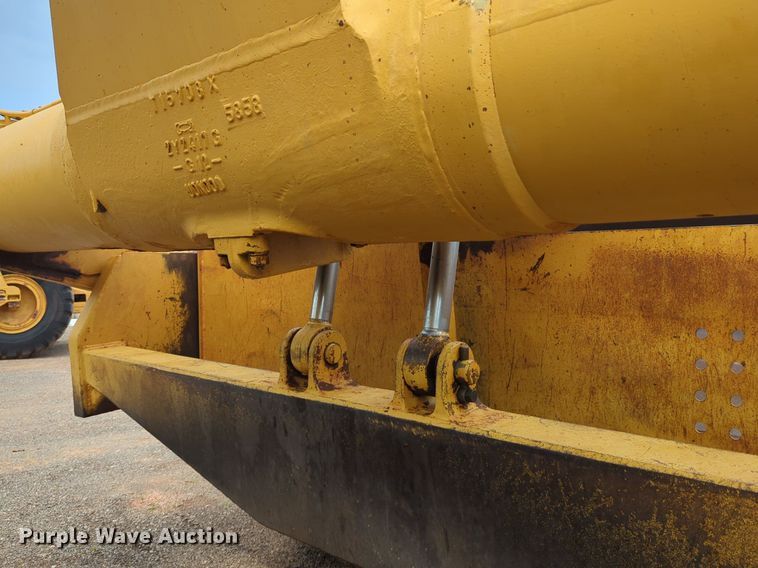 image for item DW5015 1991 Caterpillar 621E scraper