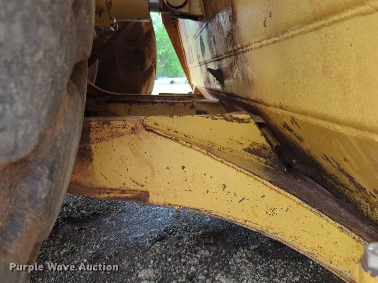 image for item DW5015 1991 Caterpillar 621E scraper