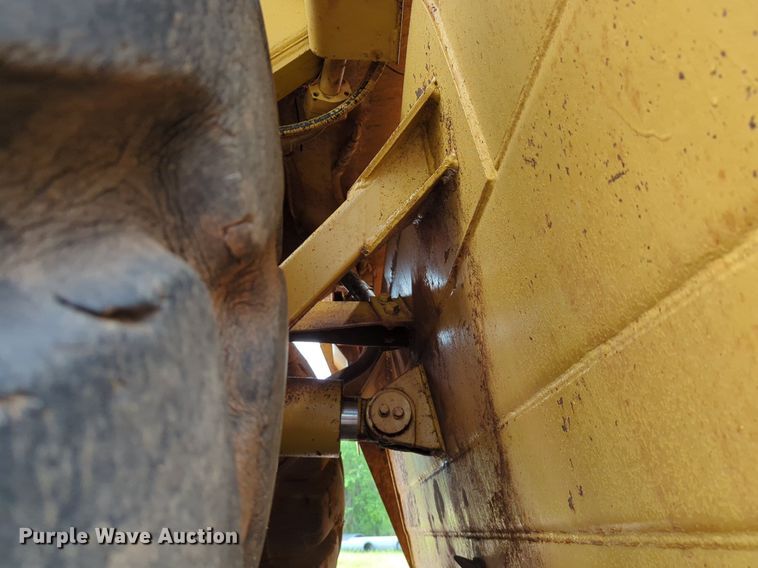 image for item DW5015 1991 Caterpillar 621E scraper