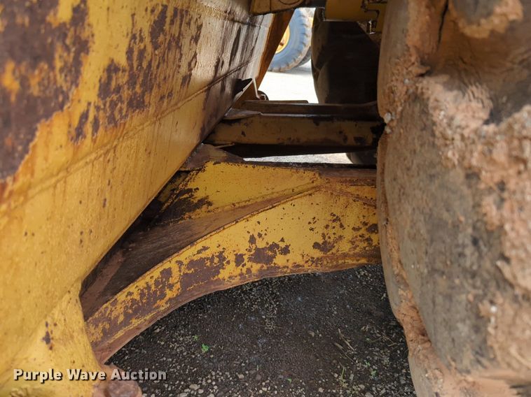 image for item DW5015 1991 Caterpillar 621E scraper