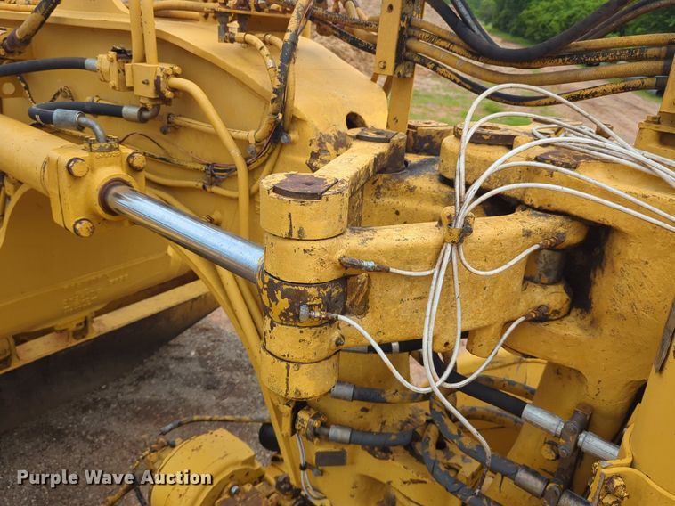 image for item DW5015 1991 Caterpillar 621E scraper