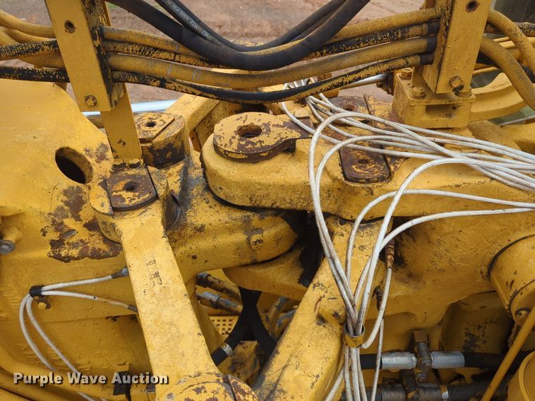 image for item DW5015 1991 Caterpillar 621E scraper