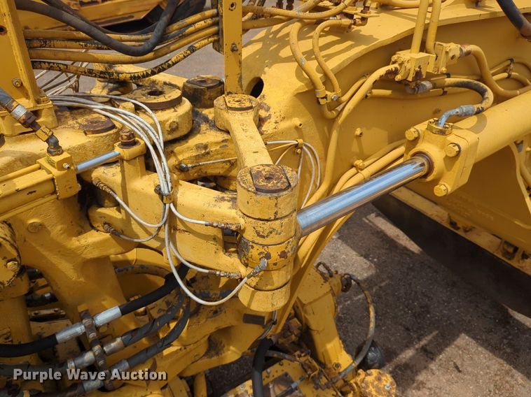 image for item DW5015 1991 Caterpillar 621E scraper