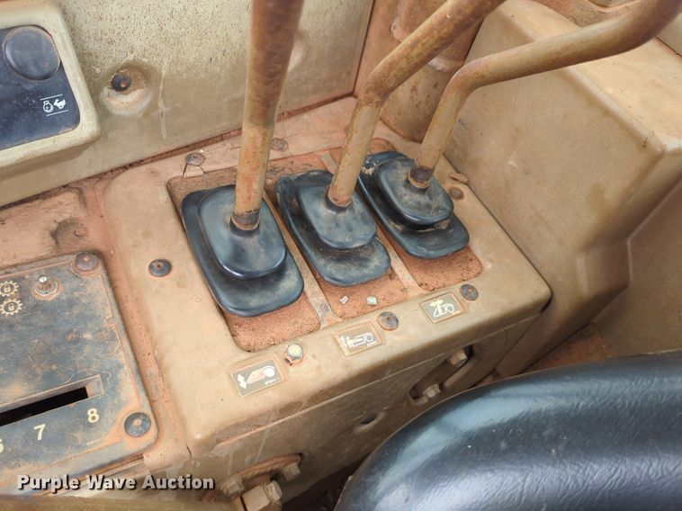 image for item DW5015 1991 Caterpillar 621E scraper