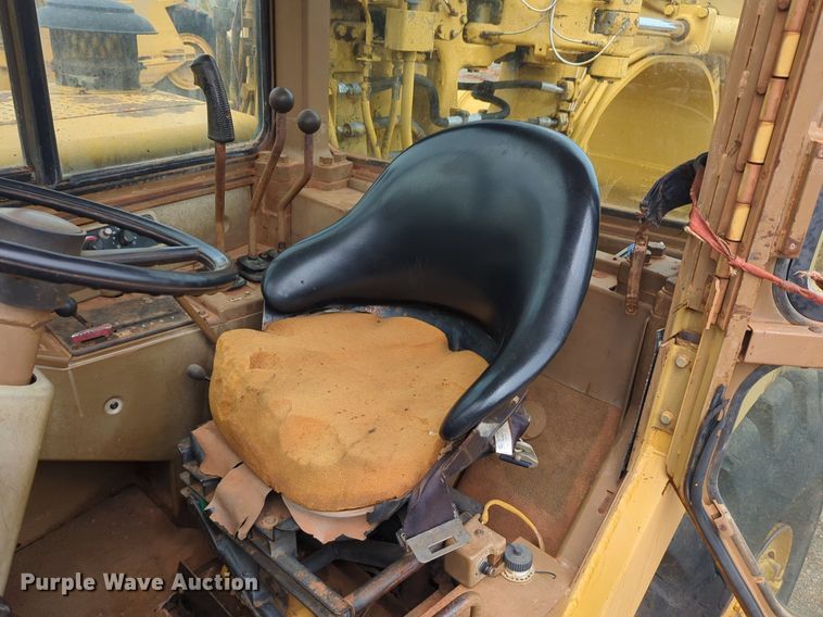 image for item DW5015 1991 Caterpillar 621E scraper