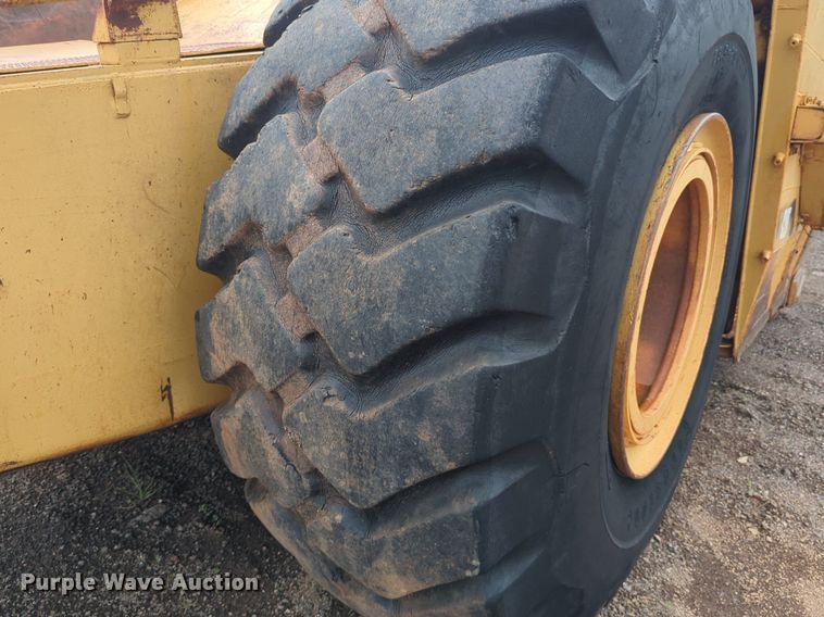 image for item DW5015 1991 Caterpillar 621E scraper